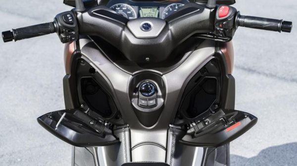 Yamaha XMAX 300